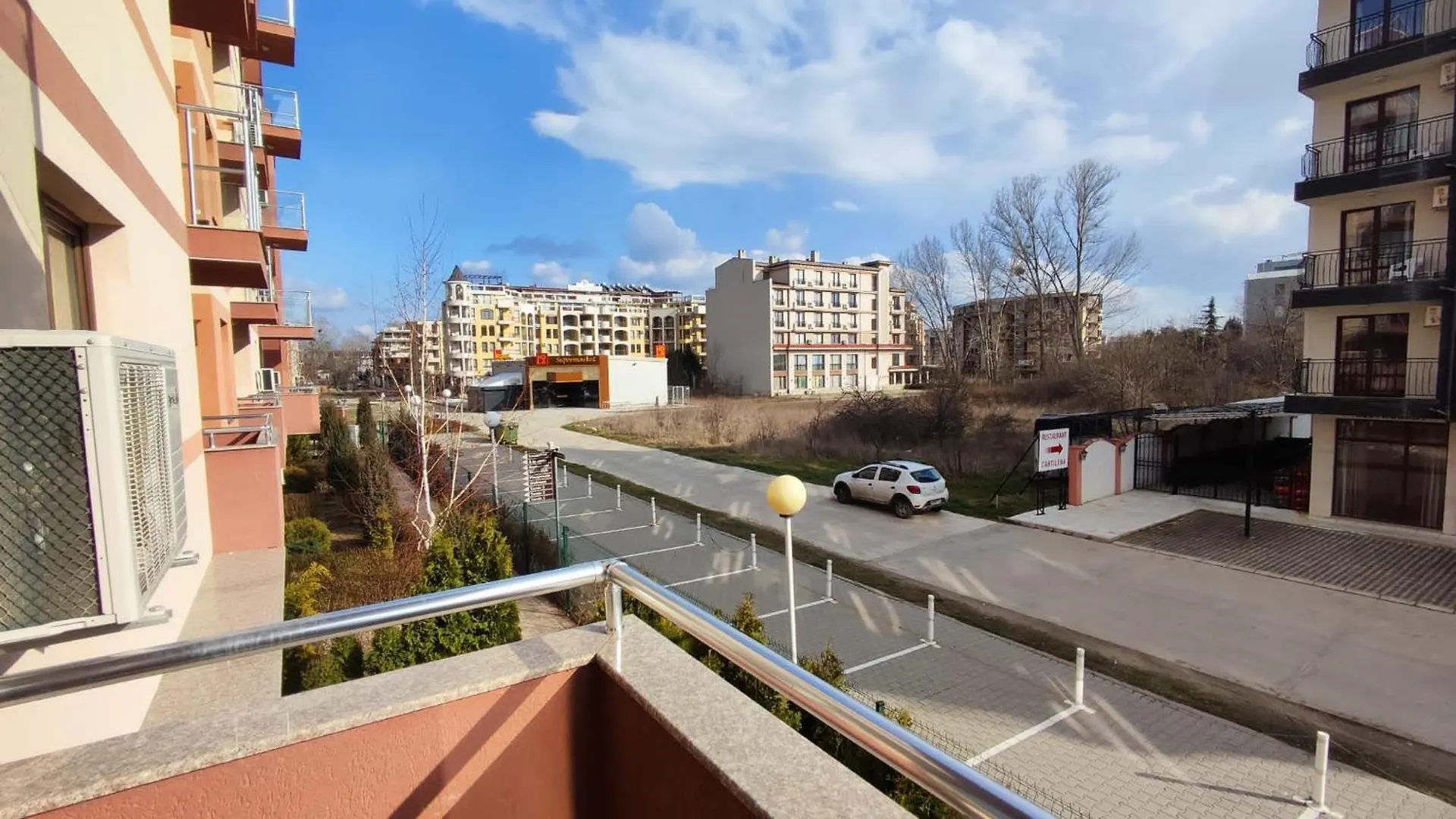 Apartment In Complex Tarsis 써니비치